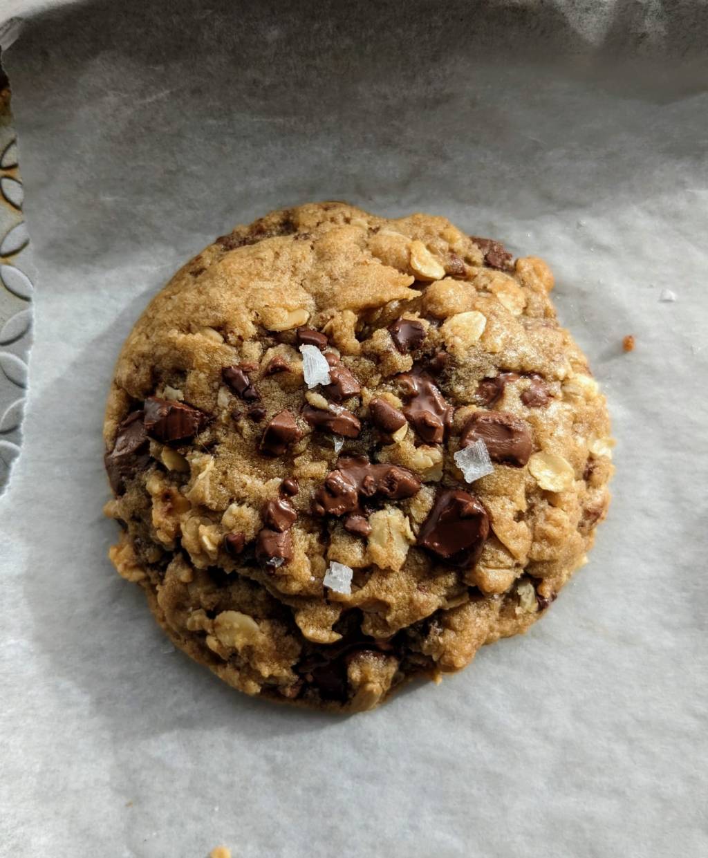 Vegan oatmeal chocolate chunk&nbsp;cookies