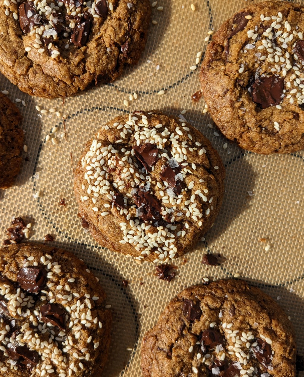 Chocolate sesame cookies (vegan &&nbsp;wholesome)